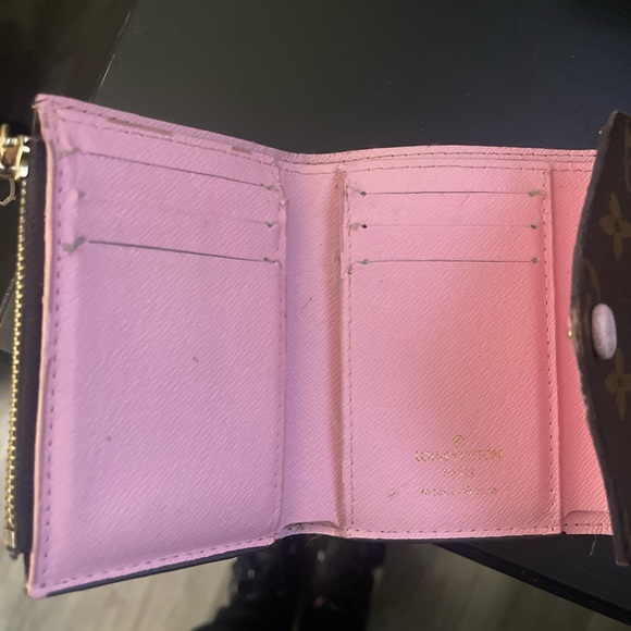 Compact Mini Wallet – Elegant and Functional designer - Picture 3 of 4